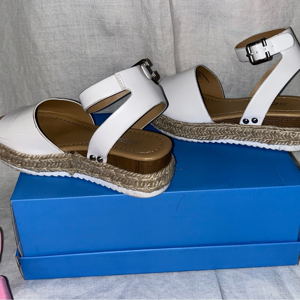Girls woven platform white sandal with ankle strap size 13.  Excellent condition